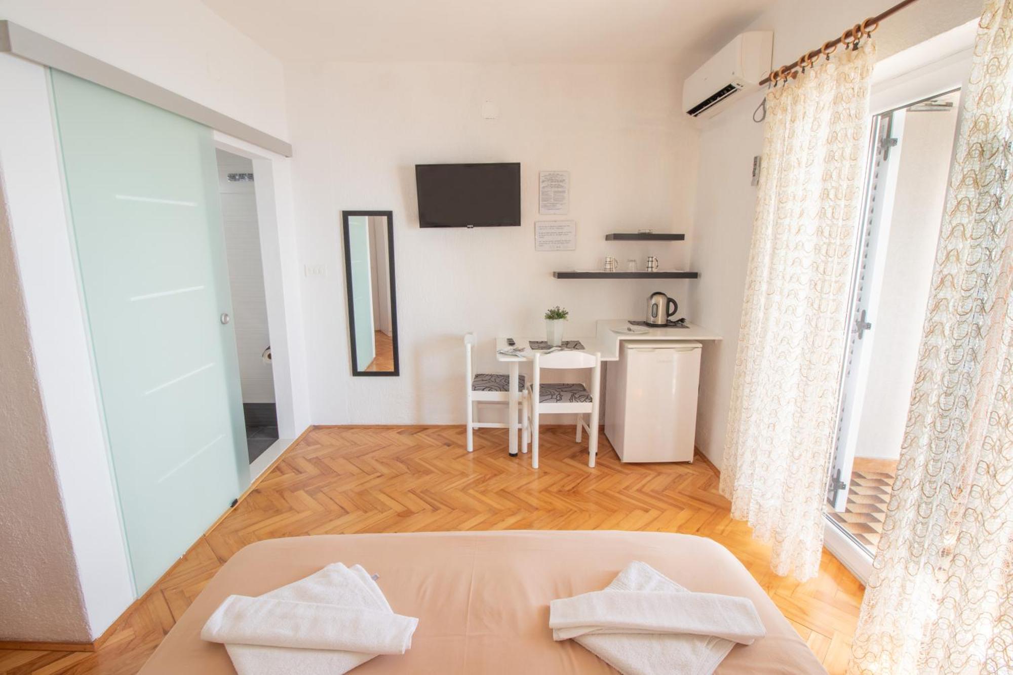 Plaza 2 Hotel Sveti Juraj Bagian luar foto